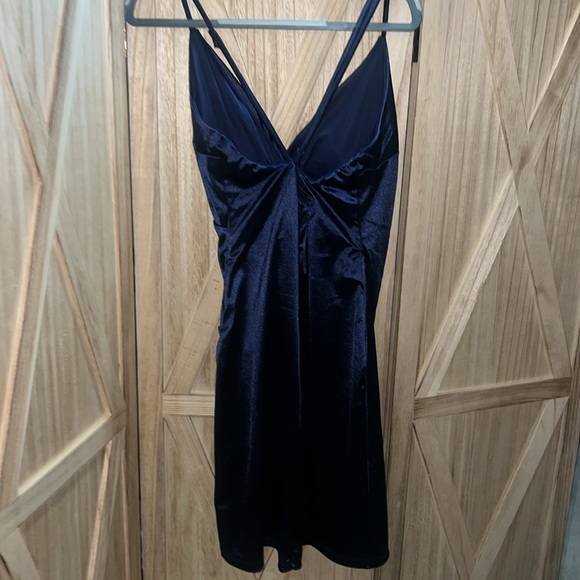 Speechless Ruched Body Con Dress - Picture 4 of 5